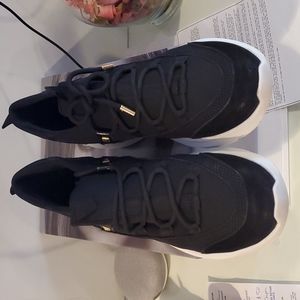brand new JLO women's sneakers